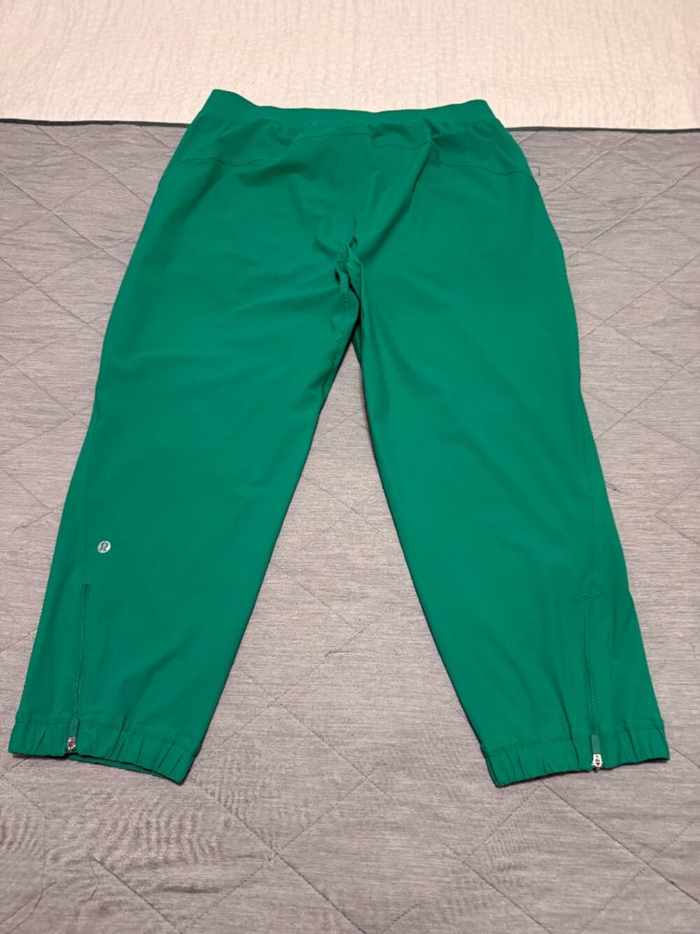Womens Lululemon Adapted State High-Rise Jogger Crops in Everglade Green sz 12